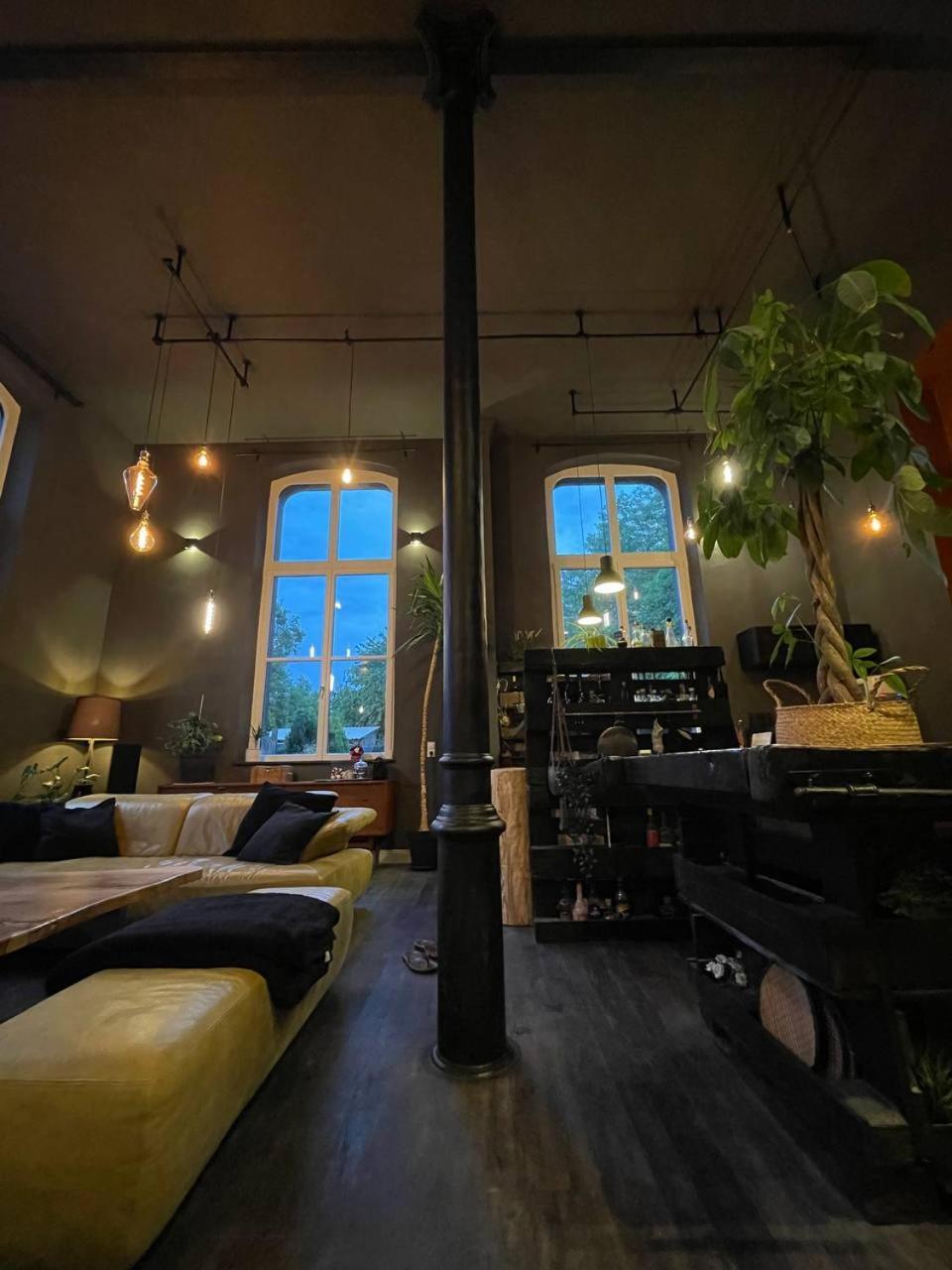 Bahnhofsromantik Trifft Luxus - Alter Bahnhof Von Kruft 外观 照片